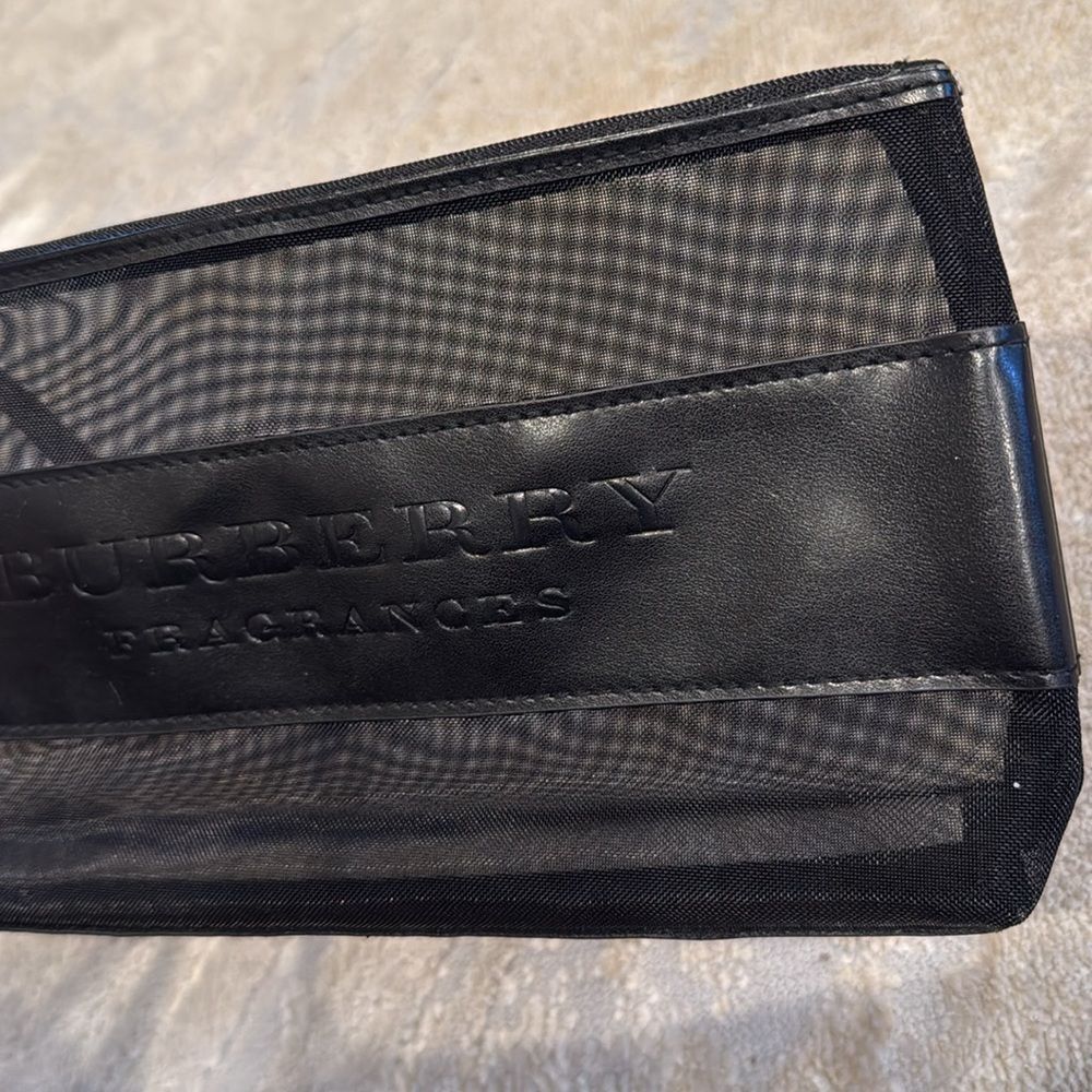 Burberry Fragrance Bag with mesh feature black EUC - Picture 3 of 7